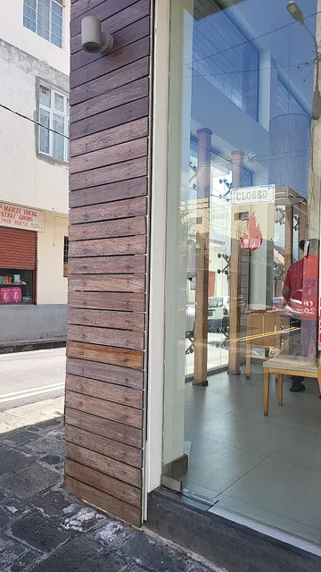 Red Phoenix Restaurant