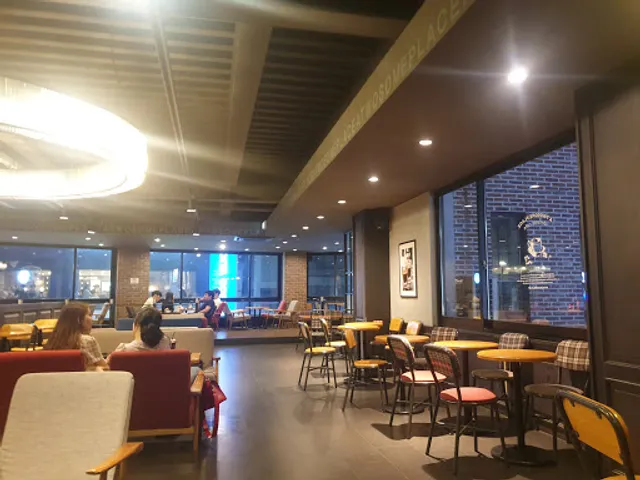 투썸플레이스 충북대중문점