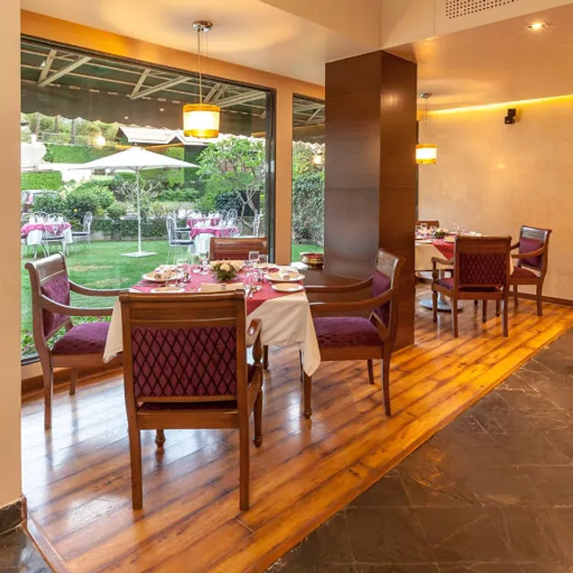 The Mulberry Tree Restaurant