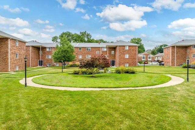 Pine Manor Apartments