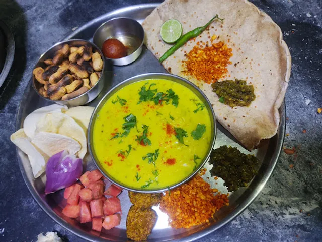 AKSHAY HOTEL .MUNJABA WASTI