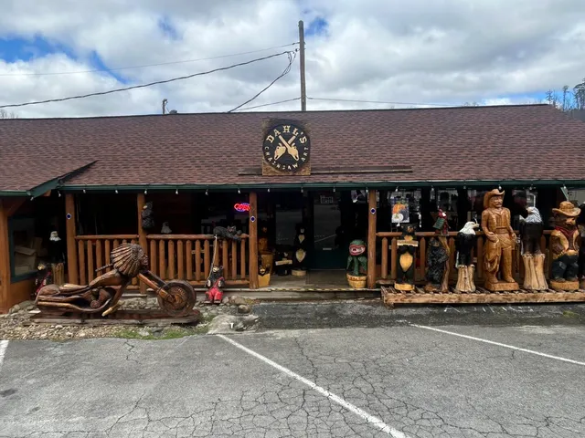Dahl's Chainsaw Art Gallery