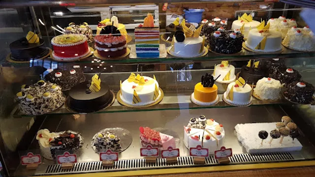 Cream 'N' Crust Cafe