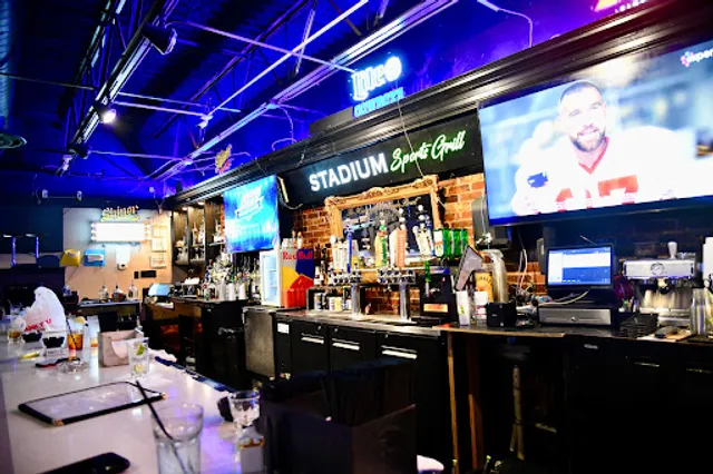 Stadium Sports Grill | Best Sports Bar in Addison for Great Food & Drinks