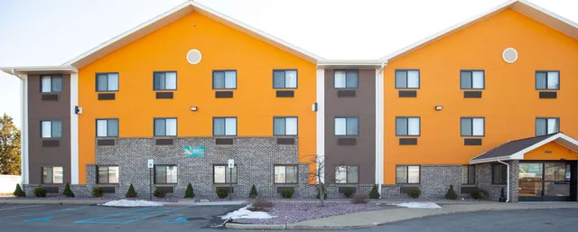 Quality Inn & Suites Hammond Near I-8090