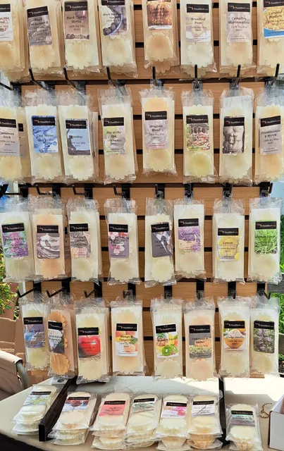 MorninWood Candles™