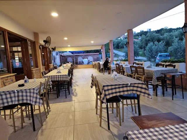 Ψαροταβέρνα Ο Μάκης / Fish Taverna Makis