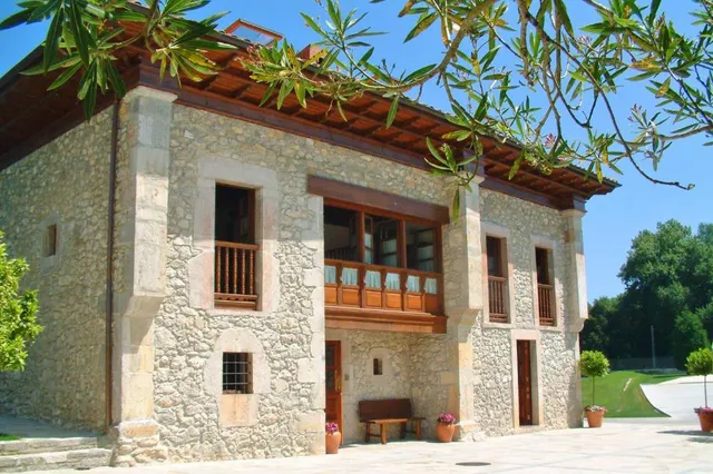 Hotel Aldama Golf y Restaurante Entrecaleyas