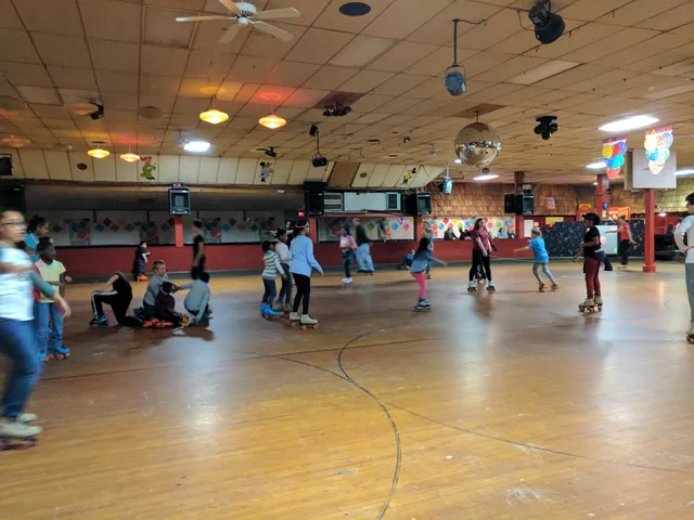 Springfield Lake Roller Rink