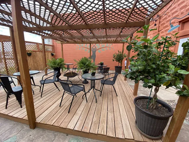 Roots Juice Co. & Wellness Studio