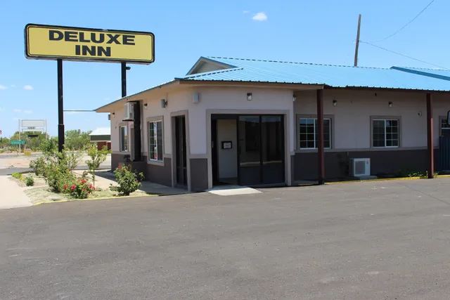 Deluxe Inn