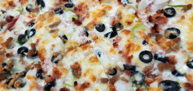 Chicago Deep Dish Pizza - Calgary's Original