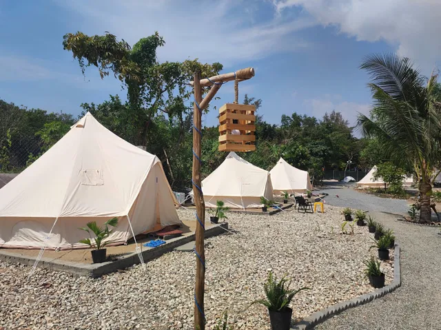 Tháng Tư Glamping