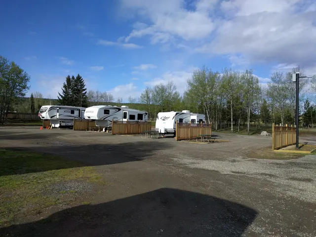 100 Mile Motel & RV Park