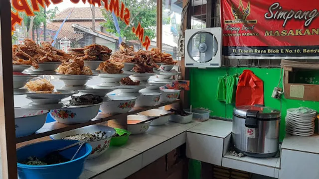 Rm simpang empat masakan padang