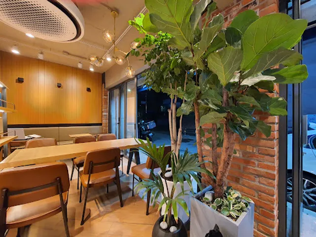 Ediya Coffee Hanti Station