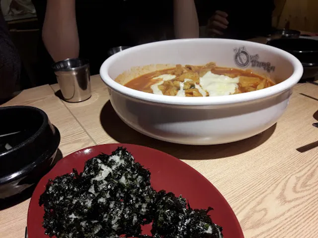 불닭발동대문엽기떡볶이