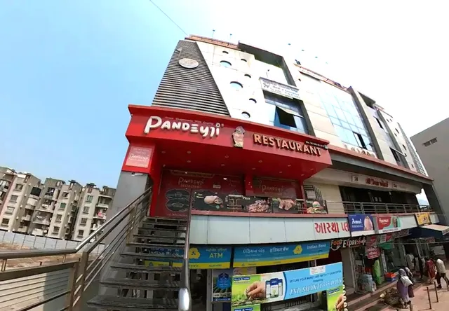 Pandeyji Restaurant | Best Restaurant in Junagadh | Chemical Free Food | Open Kitchen | Multi Cuisine