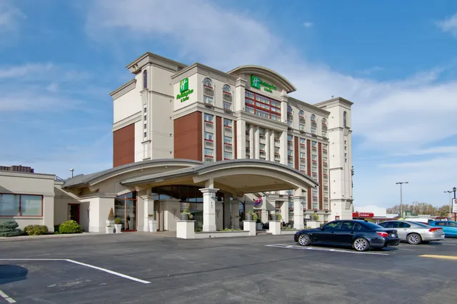 Holiday Inn & Suites St. Catharines, an IHG Hotel