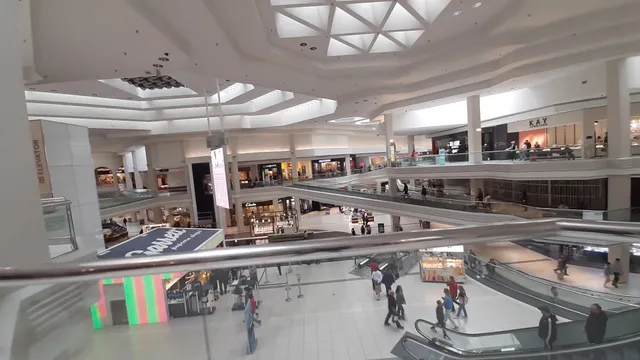 Woodfield Mall