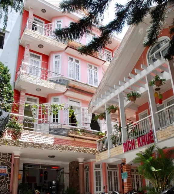 KHÁCH SẠN BÍCH KHUÊ