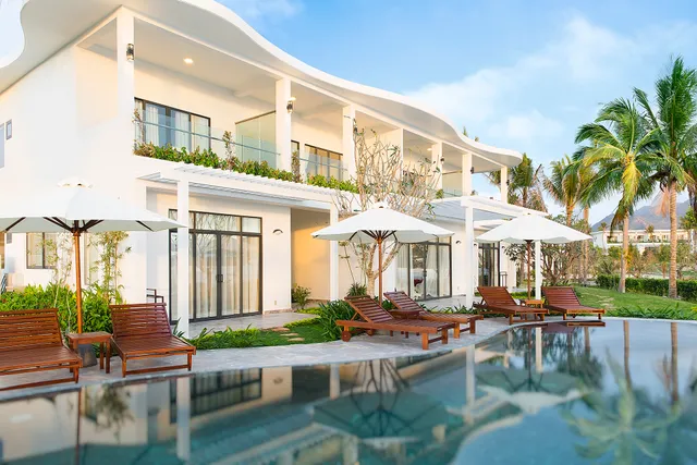 Cam Ranh Riviera Beach Resort & Spa