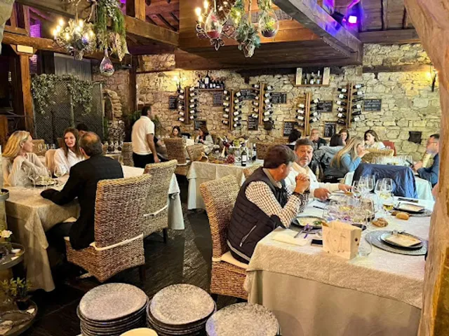 El Patio de los Olivos Restaurante Carnes a las Brasas y Arroces en el Mo