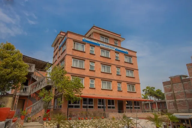 OYO 300 Farm House Resort