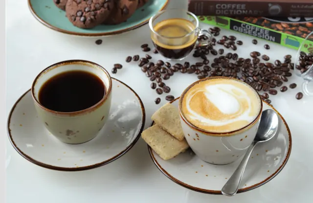 Uptown Escape Cafe & Cocktail Bar