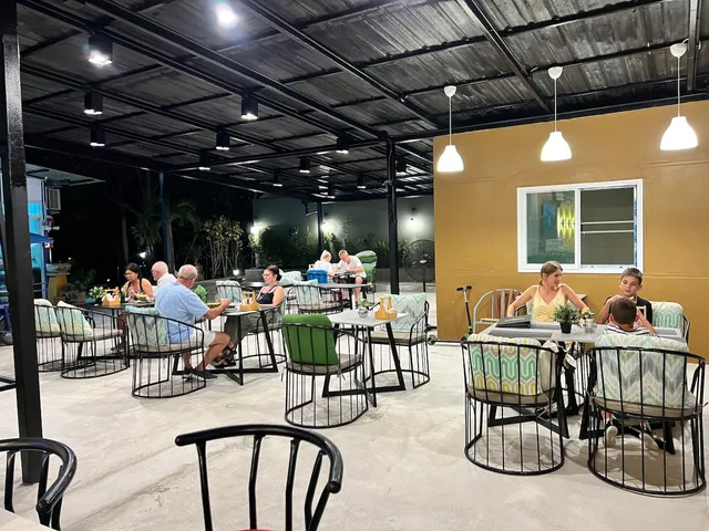 Eating Station Thaifood & Drinks