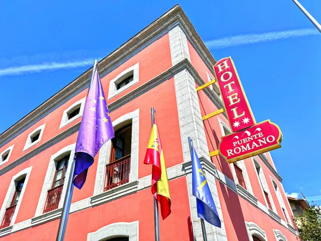 Hotel Puente Romano