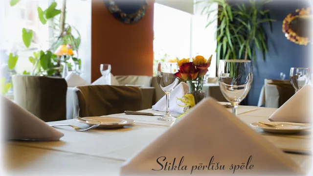 Stikla Pērlīšu Spēle