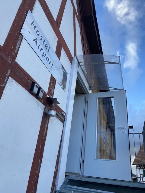 Hostel Airport (Domenig)