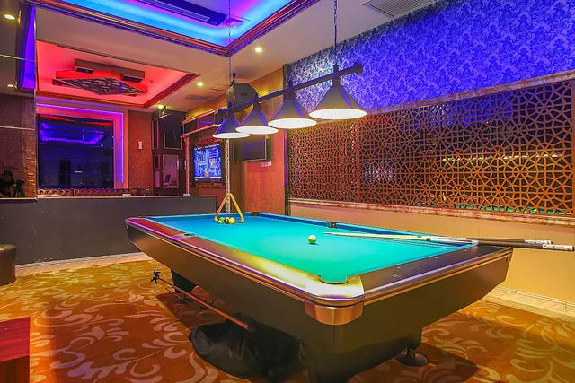 Grand Dragon Pub & KTV