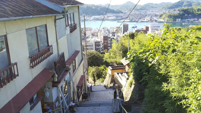 Cat Alley (Neko no Hosomichi)