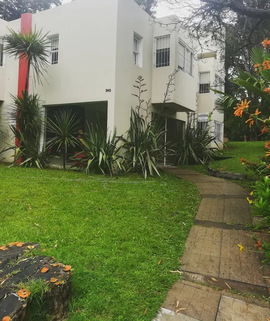 Departamentos Av Del Valle Fértil