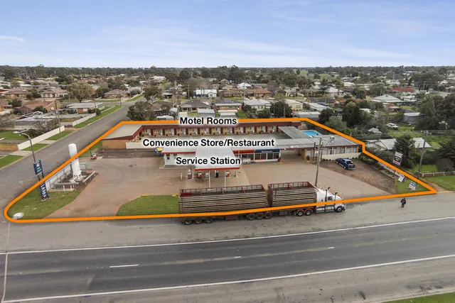 Ampol Finley and Century Motor Inn