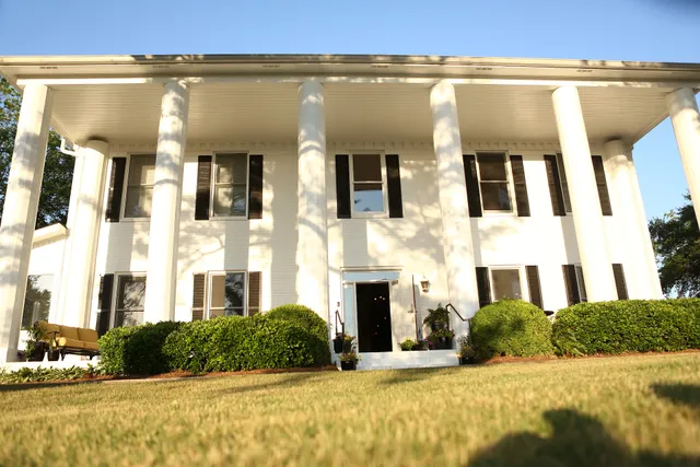 Stone Mountain Manor