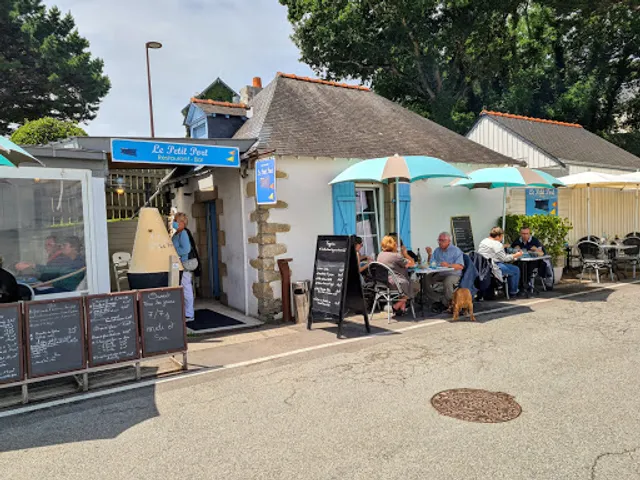 Le Petit Port