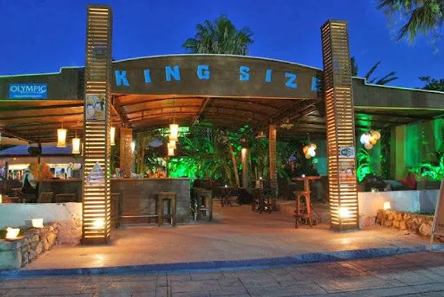 king size beach bar