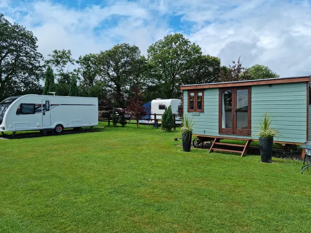 Sunny Pooh Caravan Site