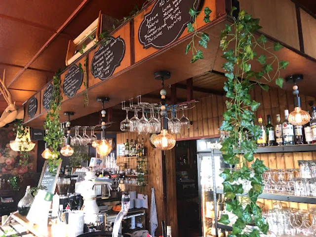 Tante Es Borrel Bistro