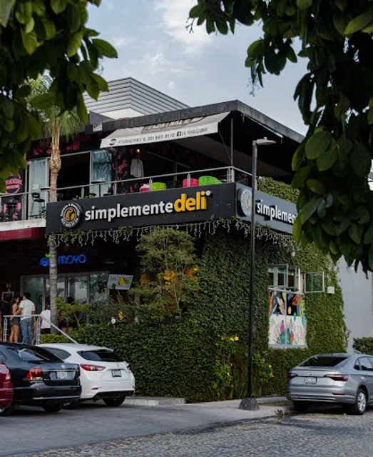 Simplementedeli Colima