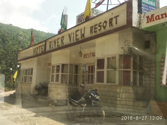 OYO 37365 Hotel River View