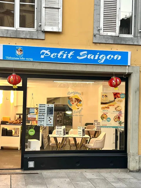 Petit Saigon Rolle