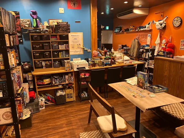 ツレんちカフェ＆BAR HOBBY SALOON