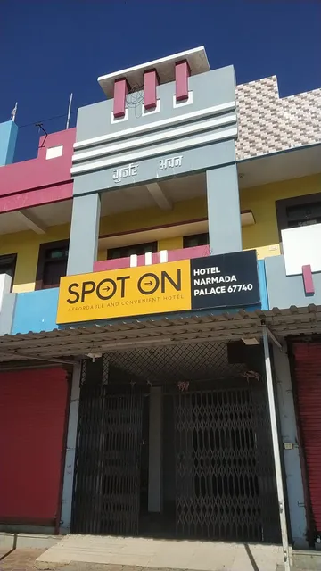 SPOT ON 67740 Hotel Narmada Palace