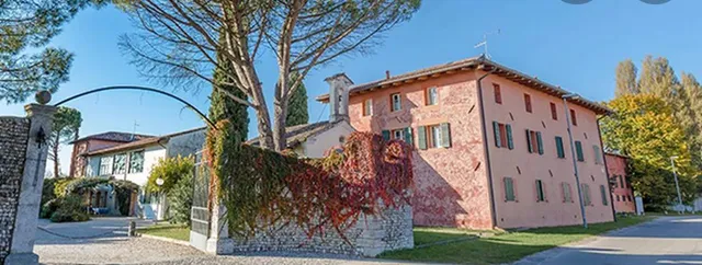 La Vie en Rose Hotel & Restaurant