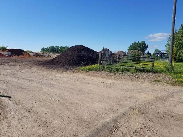 SET & The Mulch Store – Minnetrista | WM