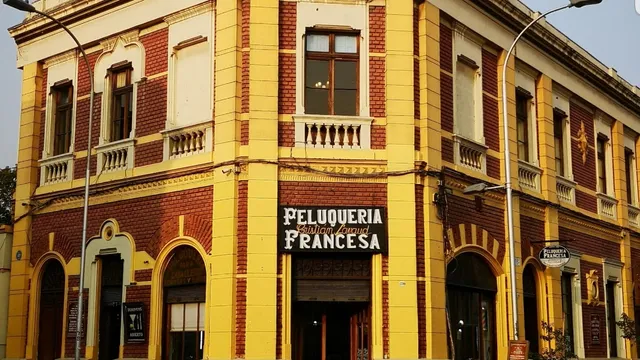 Restaurante Peluquería Francesa - Boulevard Lavaud - Barberia Patrimonial Barrio Yungay